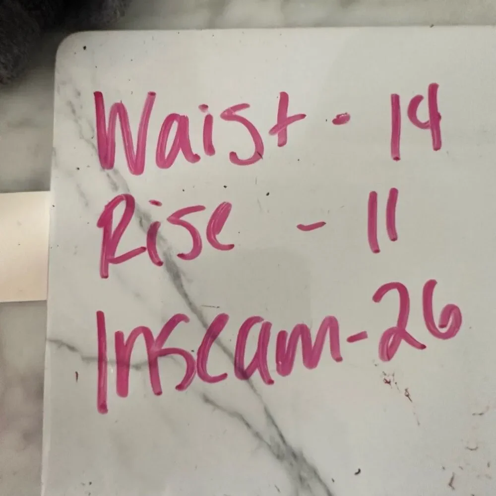 Universal Thread Women’s 8/29 Vintage Straight Jeans - Picture 4 of 6